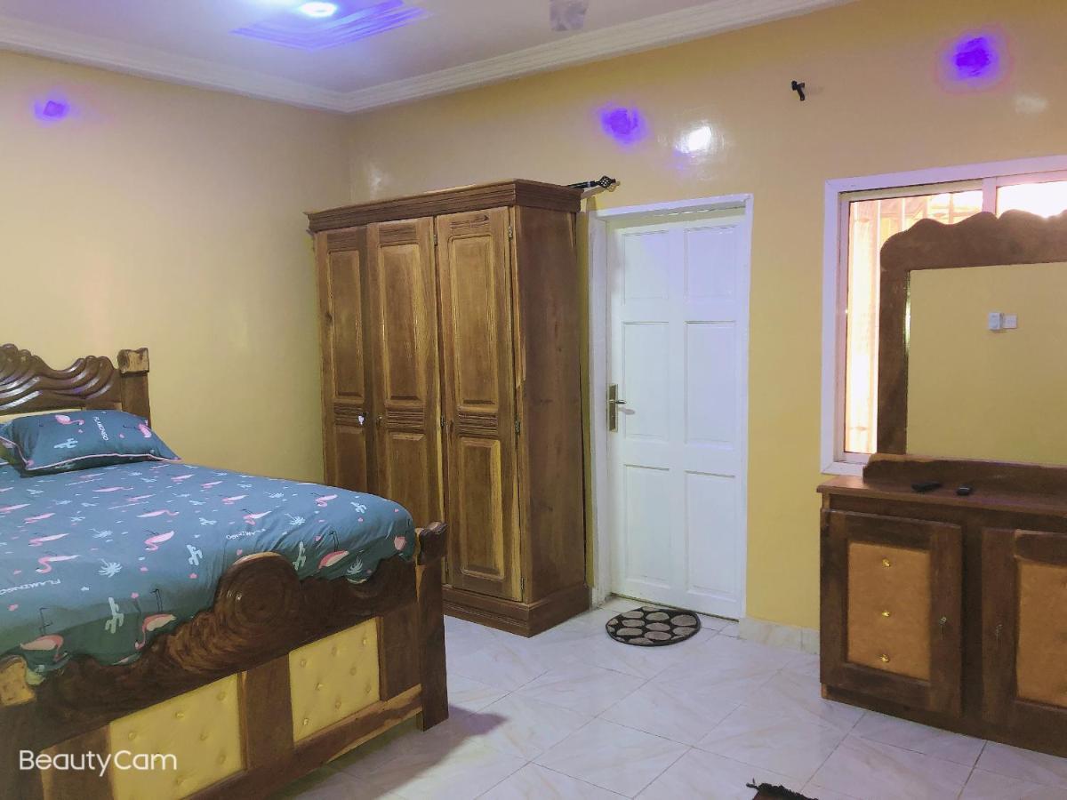 Awamuulamin Manneh Guest House Abuko 외부 사진