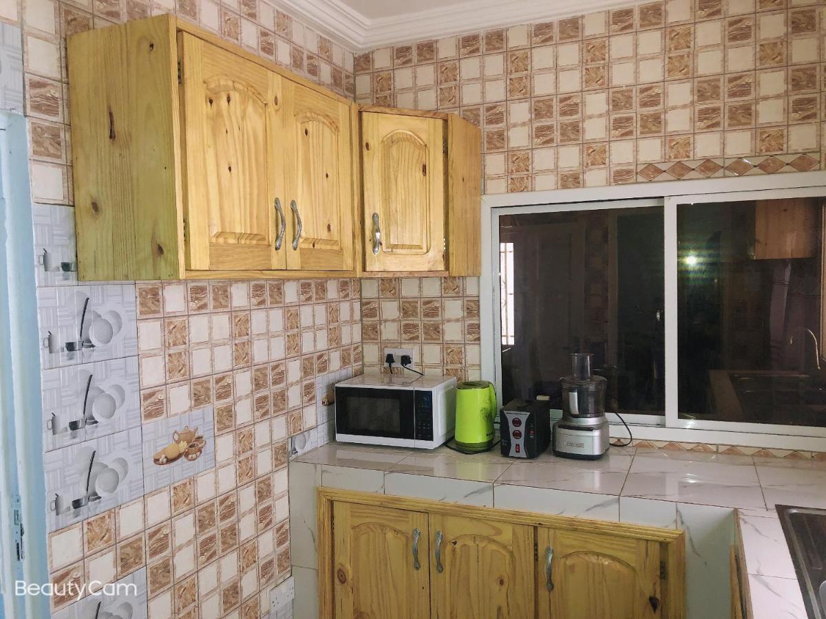 Awamuulamin Manneh Guest House Abuko 외부 사진